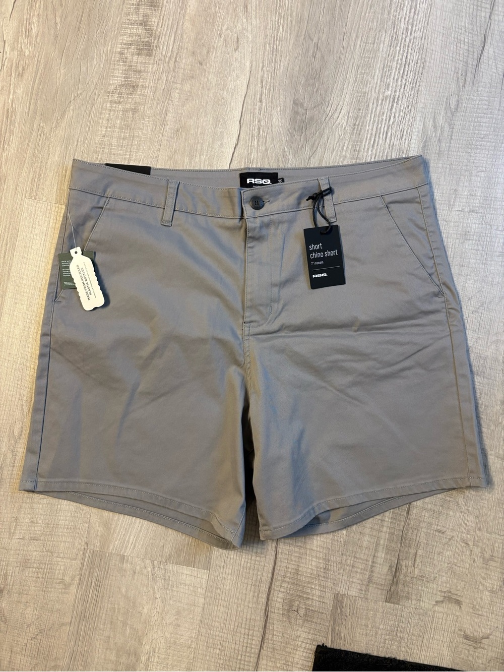 RSQ Men’s Gray Flat-Front Chino Shorts